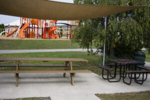 covered picnic tables