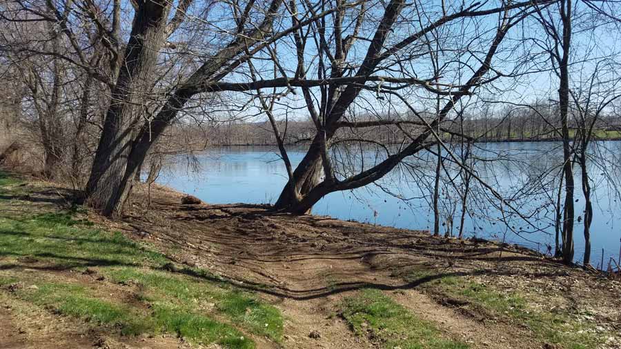 dirt boat ramp