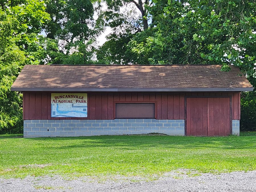 building with concession.