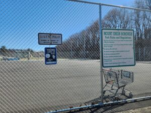 Diven Park signs.